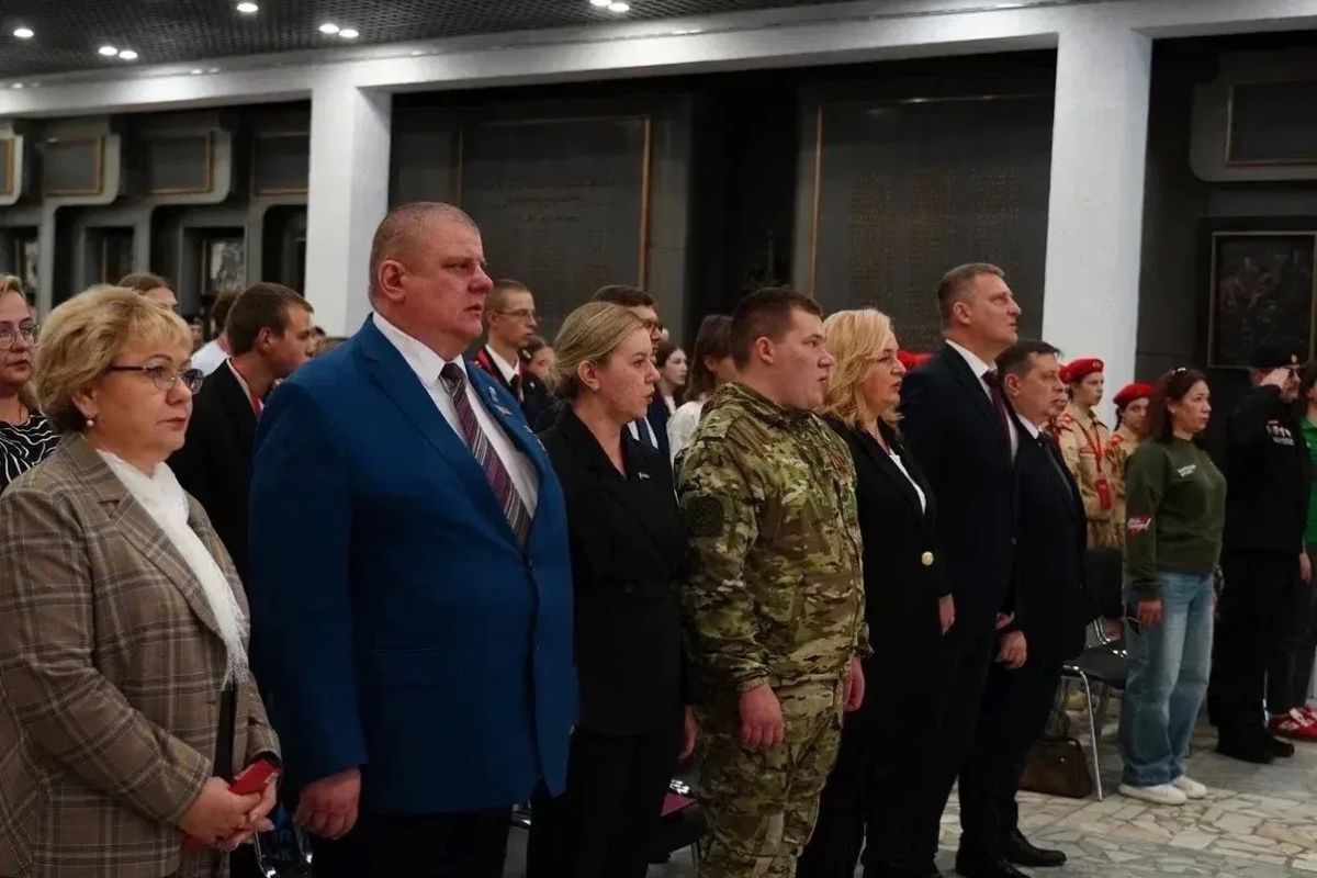 В Брянском государственном краеведческом музее состоялся региональный слет «Хранители истории», объединивший команды общеобразовательных и профессиональных организаций региона В Брянском государственном краеведческом музее состоялся региональный слет «Хранители истории», объединивший команды общеобразовательных и профессиональных организаций региона