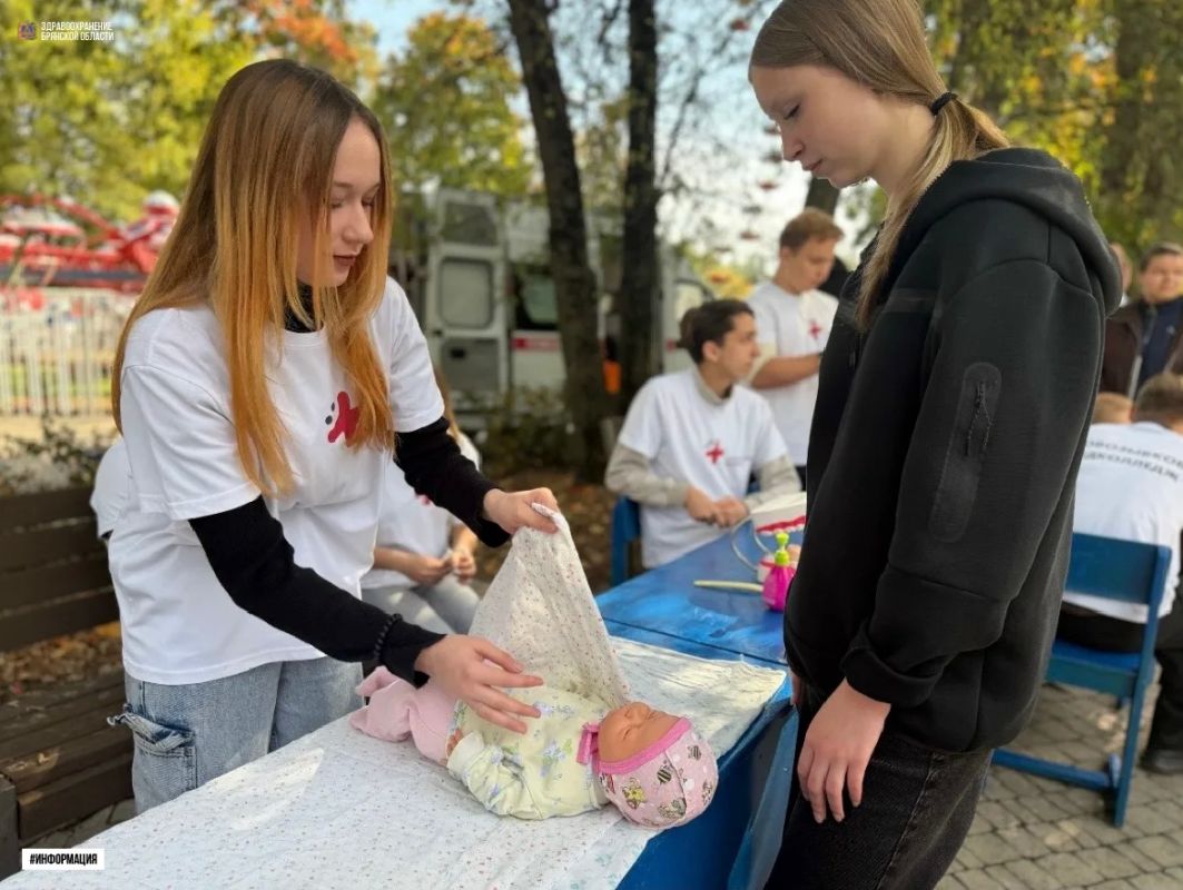Волонтёры-медики провели открытый урок для жителей города Новозыбкова Волонтёры-медики провели открытый урок для жителей города Новозыбкова