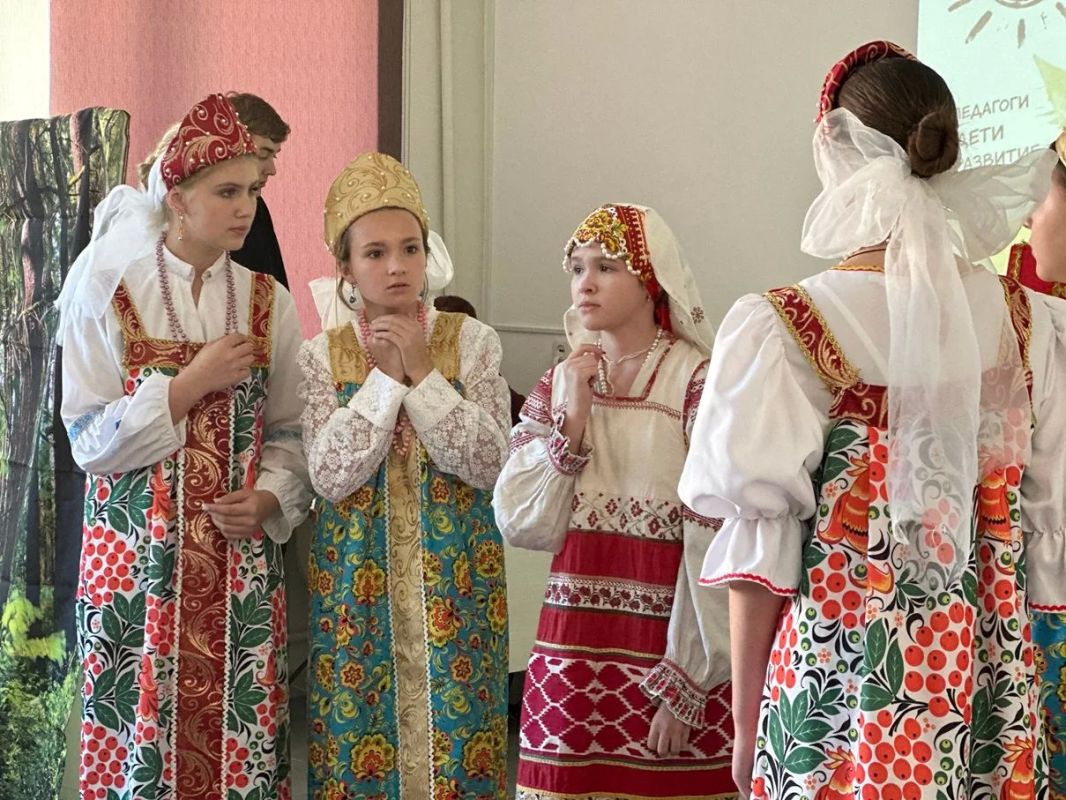 «Брянские сельские школы - это учебные учреждения с большой историей, многие из которых отметили вековой юбилей «Брянские сельские школы - это учебные учреждения с большой историей, многие из которых отметили вековой юбилей