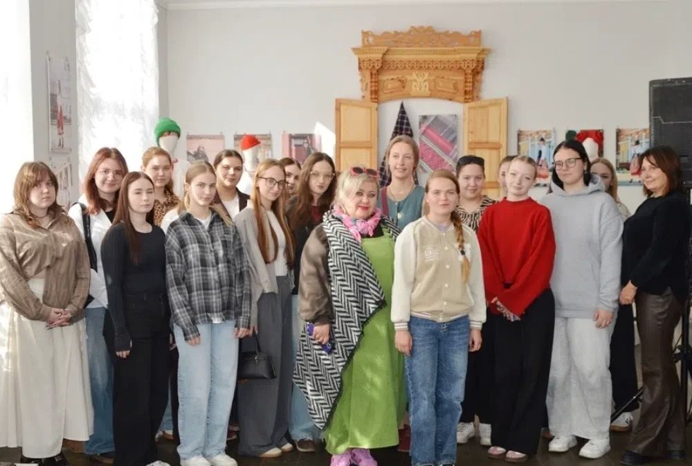 В Центре «Народное творчество» студентам рассказали о секретах ткачества В Центре «Народное творчество» студентам рассказали о секретах ткачества