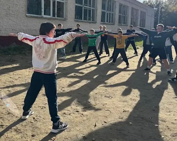1 октября на спортивной площадке МБУ ДО СШОР по борьбе состоялся спортивный праздник «Активное долголетие»! Мероприятие прошло под открытым небом, а его участниками стали ученики школы и спортсмены СШОР по борьбе