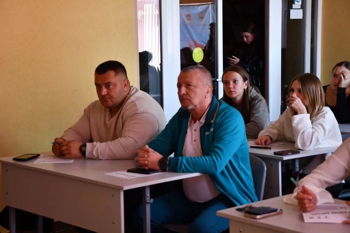 Сегодня на одной из площадок Брянской области по проведению "Спортивного диктанта" на базе "Брянского государственного училища олимпийского резерва" состоялся «Спортивный диктант», объединивший студентов, тренеров и... Сегодня на одной из площадок Брянской области по проведению "Спортивного диктанта" на базе "Брянского государственного училища олимпийского резерва" состоялся «Спортивный диктант», объединивший студентов, тренеров и...