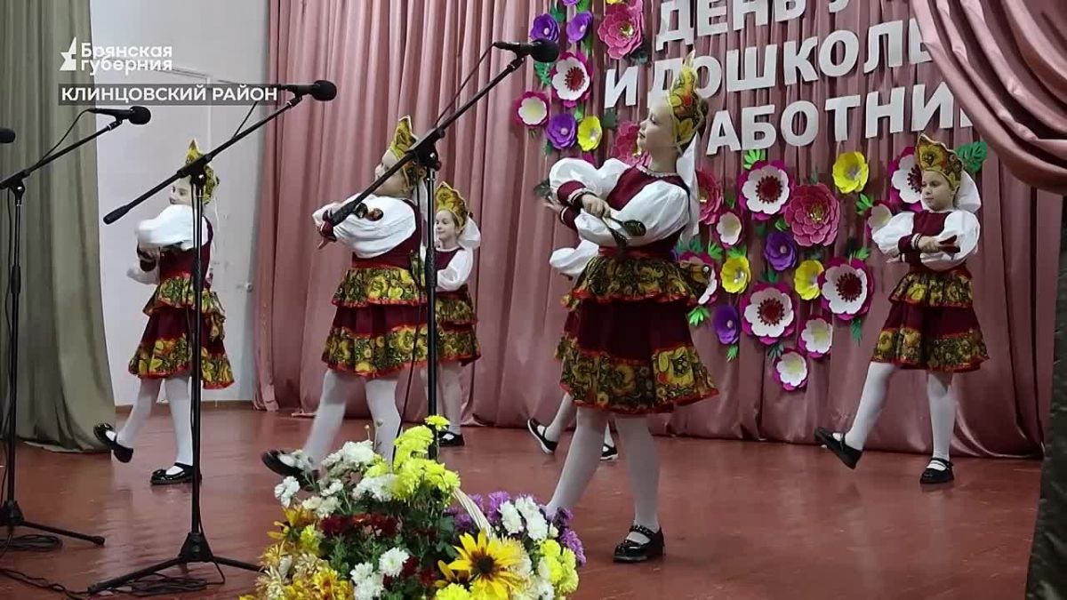 За плечами одних — первые годы работы с детьми, других — несколько десятилетий у школьной доски, но всех объединяет преданность выбранному делу