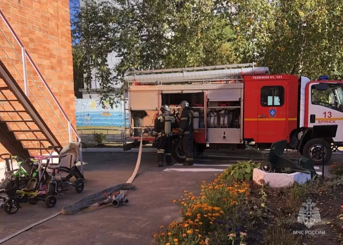В Брянске прошли пожарно-тактические занятия на объектах дошкольного образования В Брянске прошли пожарно-тактические занятия на объектах дошкольного образования