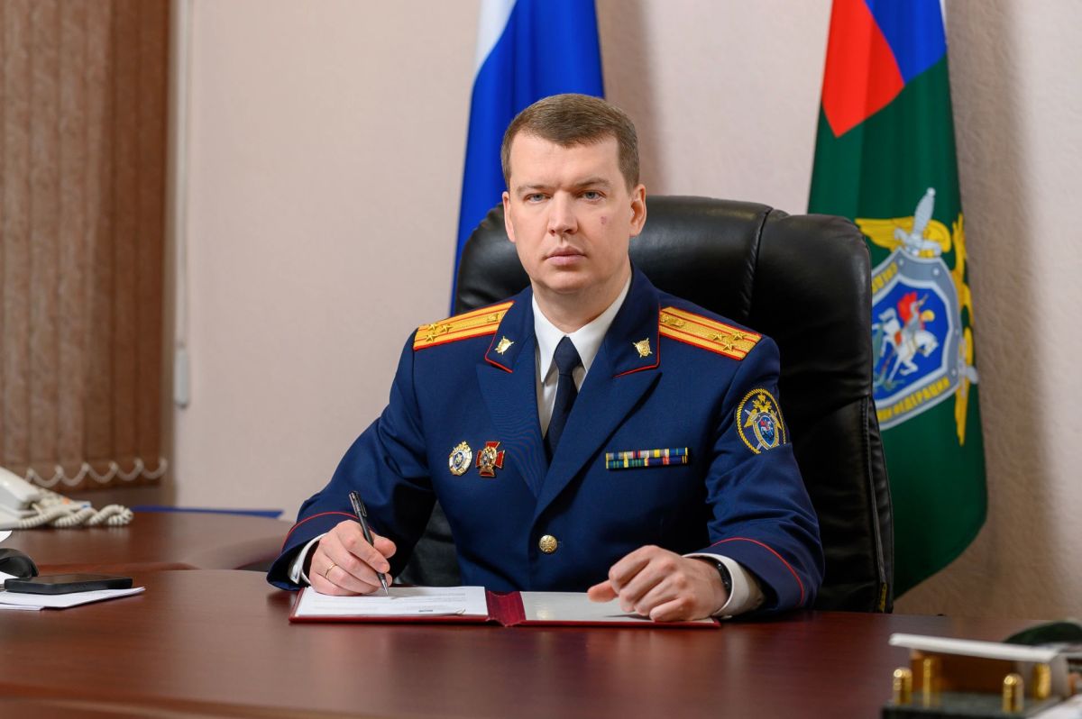 Поздравление руководителя следственного управления СК России по Брянской области с Днем учителя