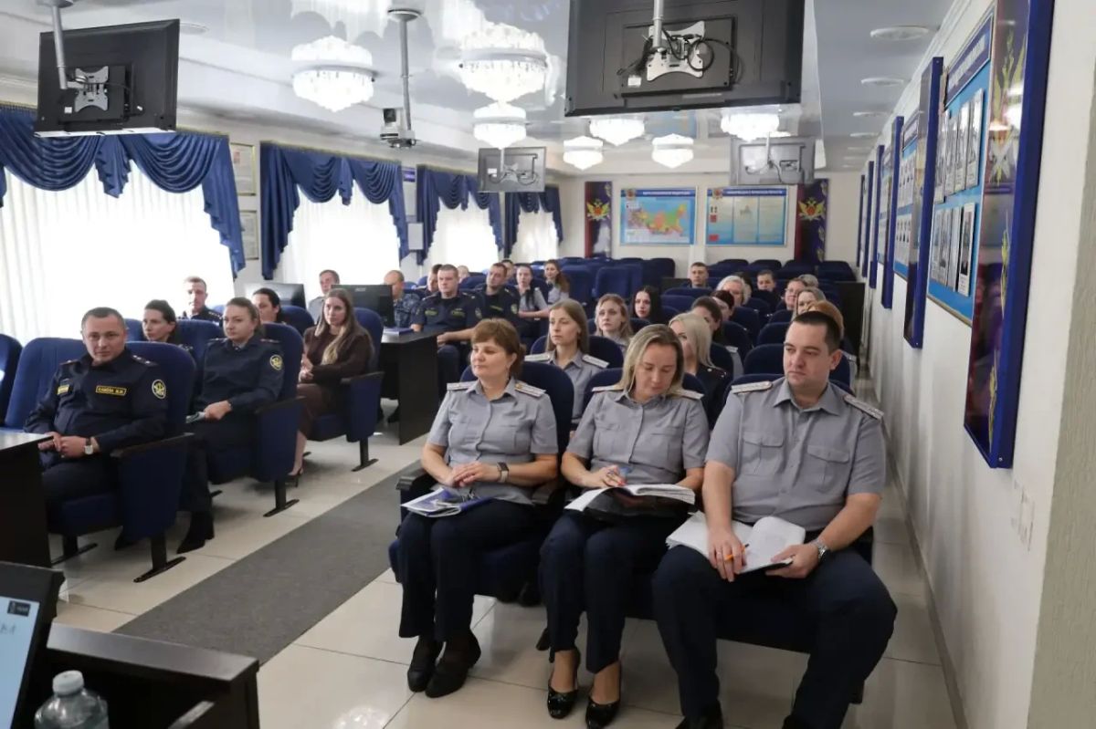 Представители следственного управления СК России по Брянской области приняли участие в антикоррупционном занятии с сотрудниками регионального УФСИН Представители следственного управления СК России по Брянской области приняли участие в антикоррупционном занятии с сотрудниками регионального УФСИН