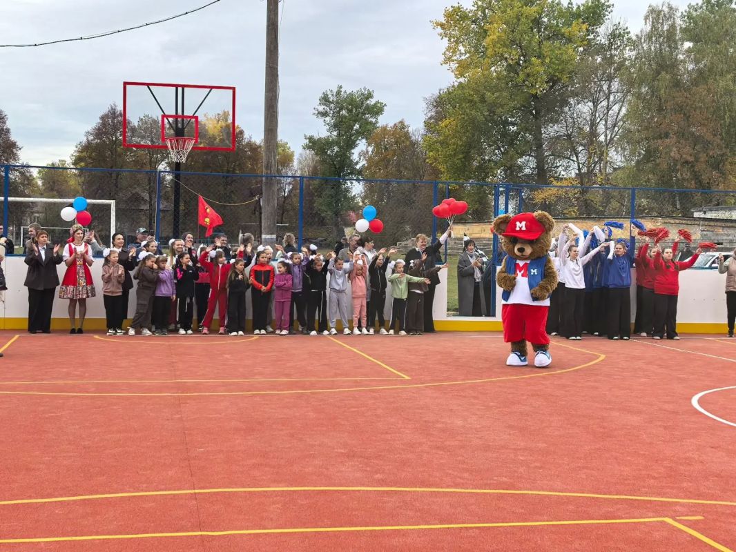 В поселке Ивот Дятьковского района Брянской области открылась новая «умная» спортивная площадка, созданная департаментом физической культуры и спорта в рамках программы «Спорт России» В поселке Ивот Дятьковского района Брянской области открылась новая «умная» спортивная площадка, созданная департаментом физической культуры и спорта в рамках программы «Спорт России»