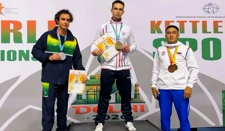 Новозыбковец Максим Бессонов стал чемпионом мира по гиревому спорту среди юниоров