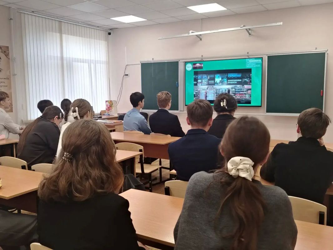 8 октября в рамках проекта «Билет в будущее» курса занятий «Россия-мои горизонты» в нашей школе было проведено отраслевое занятие с включением регионального компонента по теме: «Россия аграрная: высокотехнологическое... 8 октября в рамках проекта «Билет в будущее» курса занятий «Россия-мои горизонты» в нашей школе было проведено отраслевое занятие с включением регионального компонента по теме: «Россия аграрная: высокотехнологическое...