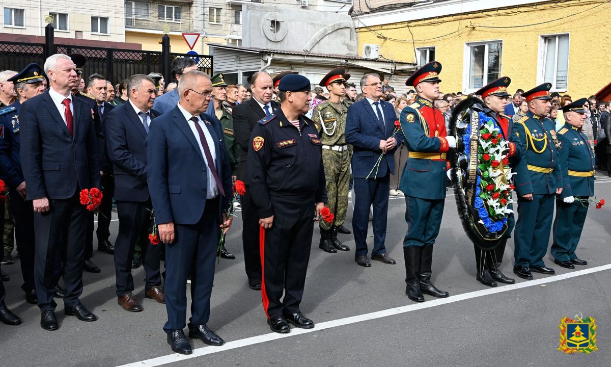 В Брянске открыли памятник воинам, отдавшим жизнь за Родину В Брянске открыли памятник воинам, отдавшим жизнь за Родину