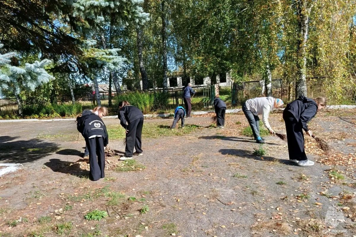 На территории Мглинского района продолжаются профилактические мероприятия в рамках месячника «Сухая трава» На территории Мглинского района продолжаются профилактические мероприятия в рамках месячника «Сухая трава»