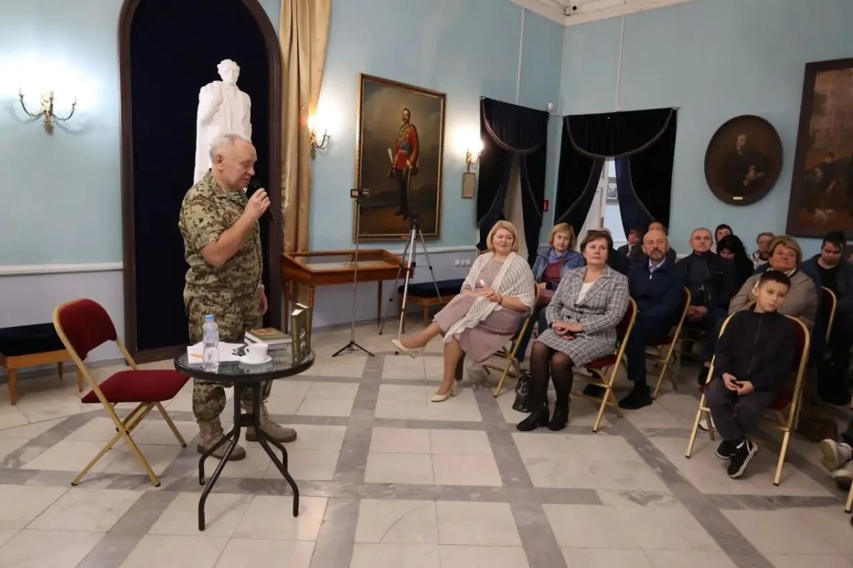 В МУЗЕЕ-ЗАПОВЕДНИКЕ ОТМЕТИЛИ ДЕНЬ РОЖДЕНИЯ ФЕДОРА ФЕДОРОВИЧА ТЮТЧЕВА В МУЗЕЕ-ЗАПОВЕДНИКЕ ОТМЕТИЛИ ДЕНЬ РОЖДЕНИЯ ФЕДОРА ФЕДОРОВИЧА ТЮТЧЕВА