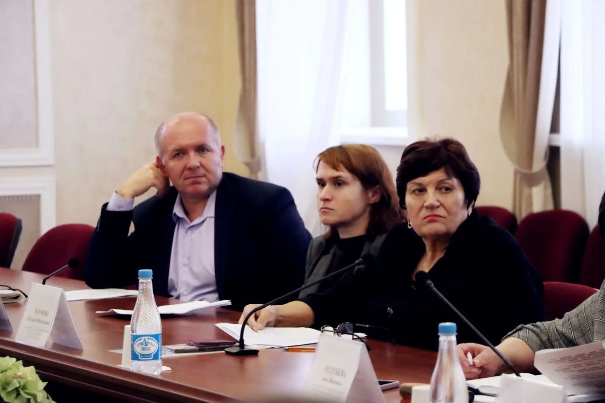 Комитет по образованию, науке, культуре и СМИ под руководством Николая Бардадына поддержал кандидатуры лучших представителей педагогического сообщества региона на присвоение почетного звания «Заслуженный работник... Комитет по образованию, науке, культуре и СМИ под руководством Николая Бардадына поддержал кандидатуры лучших представителей педагогического сообщества региона на присвоение почетного звания «Заслуженный работник...