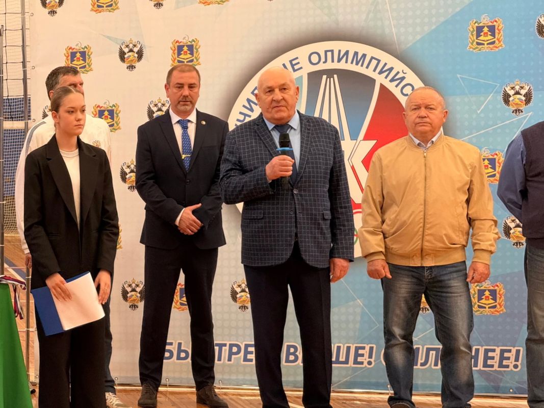 В Брянске стартовал ежегодный турнир по волейболу памяти Вячеслава Пузырука В Брянске стартовал ежегодный турнир по волейболу памяти Вячеслава Пузырука