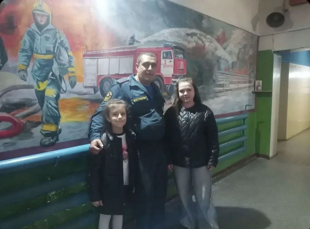 Сегодня, 12 октября, наши ученики рассказывают о профессиях своих пап — делятся историями, гордятся и благодарят Сегодня, 12 октября, наши ученики рассказывают о профессиях своих пап — делятся историями, гордятся и благодарят