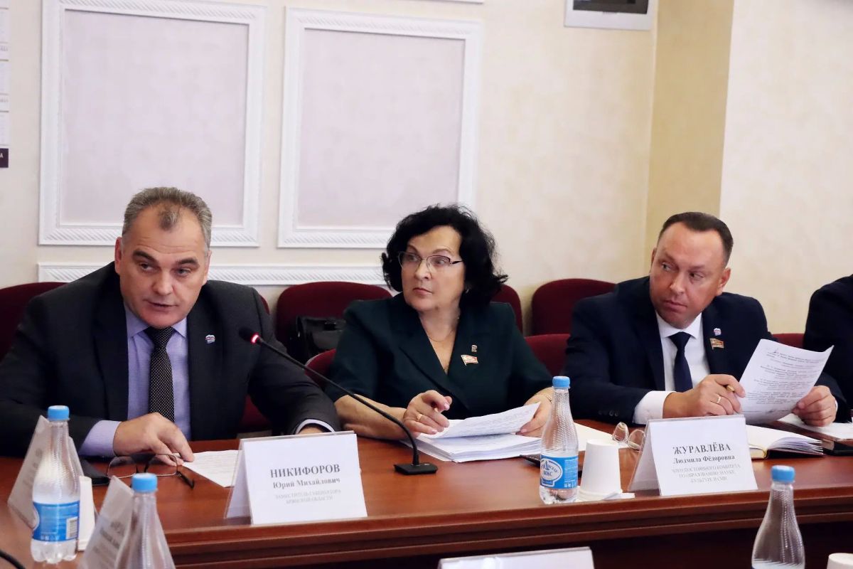 Комитет по образованию, науке, культуре и СМИ под руководством Николая Бардадына поддержал кандидатуры лучших представителей педагогического сообщества региона на присвоение почетного звания «Заслуженный работник... Комитет по образованию, науке, культуре и СМИ под руководством Николая Бардадына поддержал кандидатуры лучших представителей педагогического сообщества региона на присвоение почетного звания «Заслуженный работник...