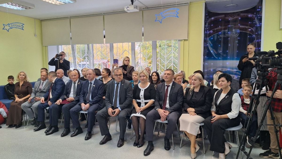 Инна Мухина: Сегодня в Брянской областной детской библиотеке состоялось открытие первого культурно-просветительского центра «Вечный двигатель», созданного в рамках федерального проекта «Семейные ценности и инфраструктура... Инна Мухина: Сегодня в Брянской областной детской библиотеке состоялось открытие первого культурно-просветительского центра «Вечный двигатель», созданного в рамках федерального проекта «Семейные ценности и инфраструктура...
