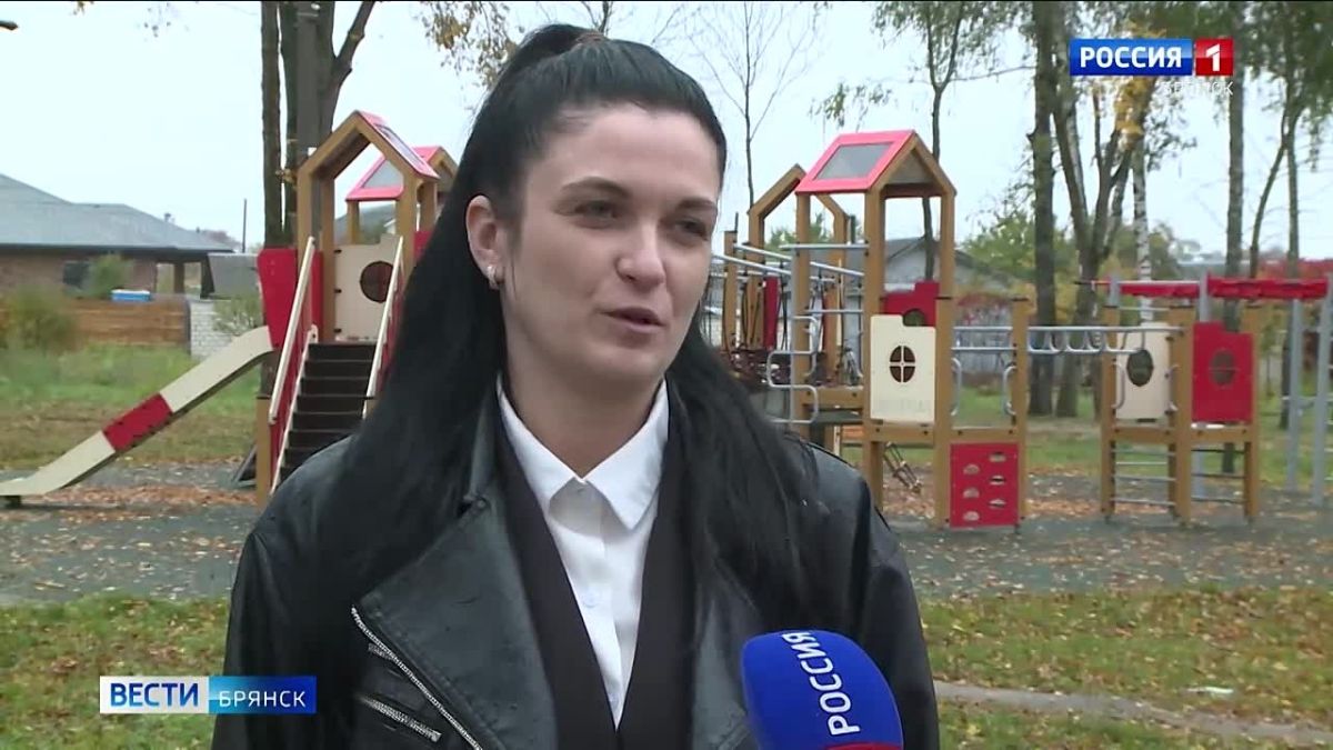Новая зона отдыха с поющими фонтанами и сквер памяти появились в Клинцовском районе