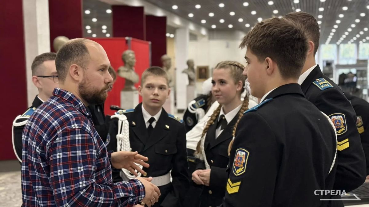 В Брянском государственном краеведческом музее в рамках Всероссийской акции «День музеев для российских кадет» проходит большое тематическое мероприятие «Юный защитник Сталинграда» В Брянском государственном краеведческом музее в рамках Всероссийской акции «День музеев для российских кадет» проходит большое тематическое мероприятие «Юный защитник Сталинграда»