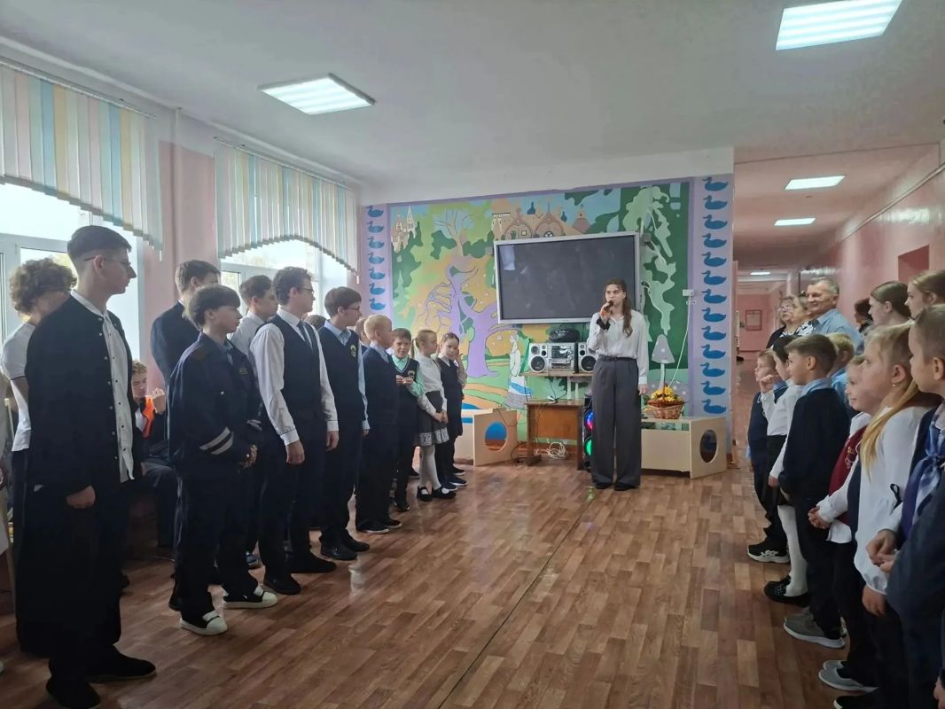 День наоборот: как школьники Локотской школы №3 стали учителями День наоборот: как школьники Локотской школы №3 стали учителями