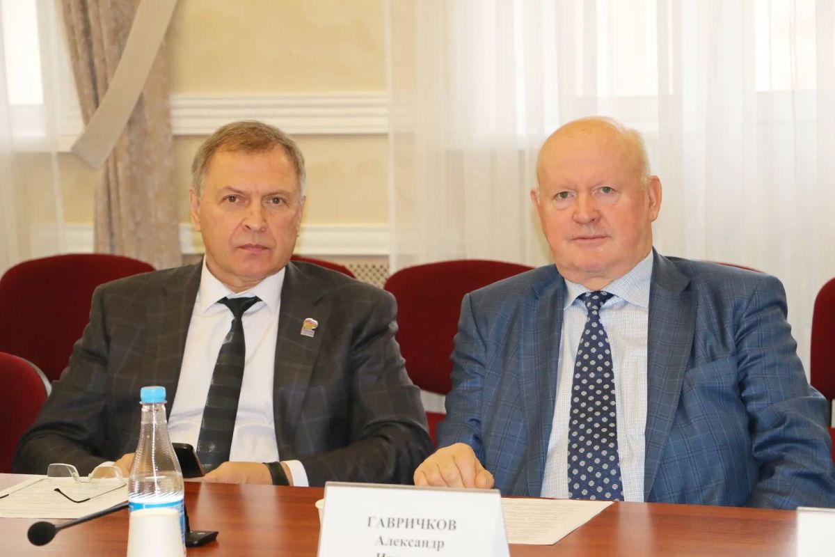 На заседании комитета по промышленности, строительству, связи, предпринимательству и собственности депутаты во 2-3 чтениях поддержали поправки в закон «О развитии малого и среднего предпринимательства в Брянской области» На заседании комитета по промышленности, строительству, связи, предпринимательству и собственности депутаты во 2-3 чтениях поддержали поправки в закон «О развитии малого и среднего предпринимательства в Брянской области»