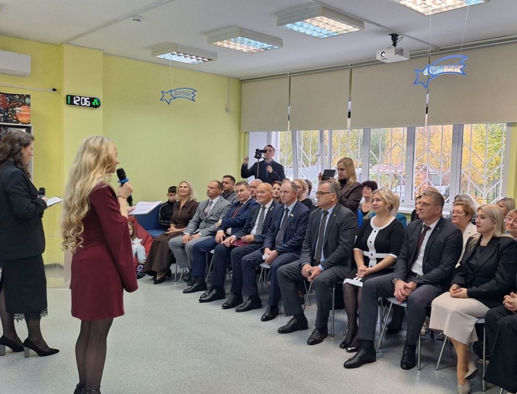 Инна Мухина: Сегодня в Брянской областной детской библиотеке состоялось открытие первого культурно-просветительского центра «Вечный двигатель», созданного в рамках федерального проекта «Семейные ценности и инфраструктура... Инна Мухина: Сегодня в Брянской областной детской библиотеке состоялось открытие первого культурно-просветительского центра «Вечный двигатель», созданного в рамках федерального проекта «Семейные ценности и инфраструктура...