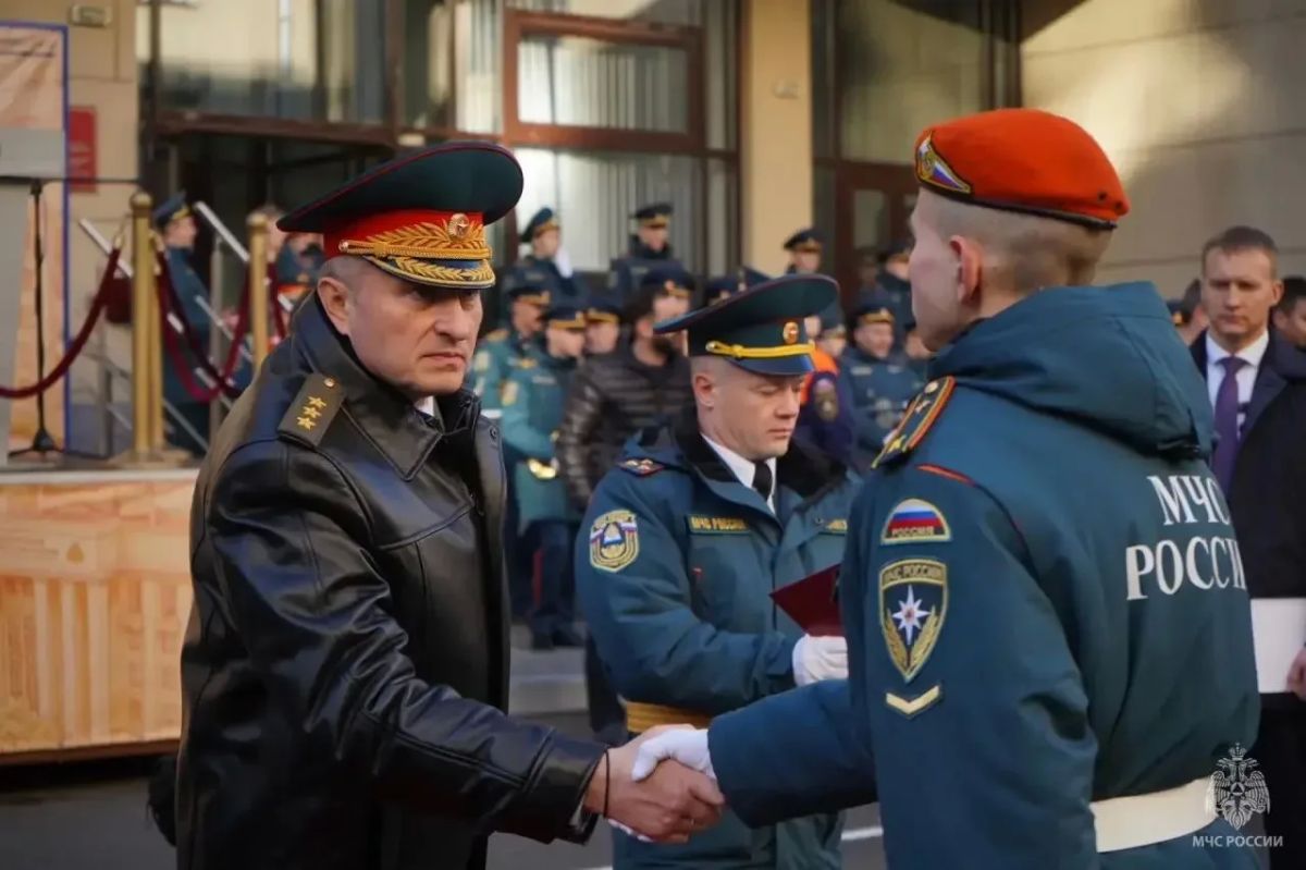 Новый этап: в СанктПетербургском университете ГПС МЧС России первокурсники приняли присягу Новый этап: в СанктПетербургском университете ГПС МЧС России первокурсники приняли присягу