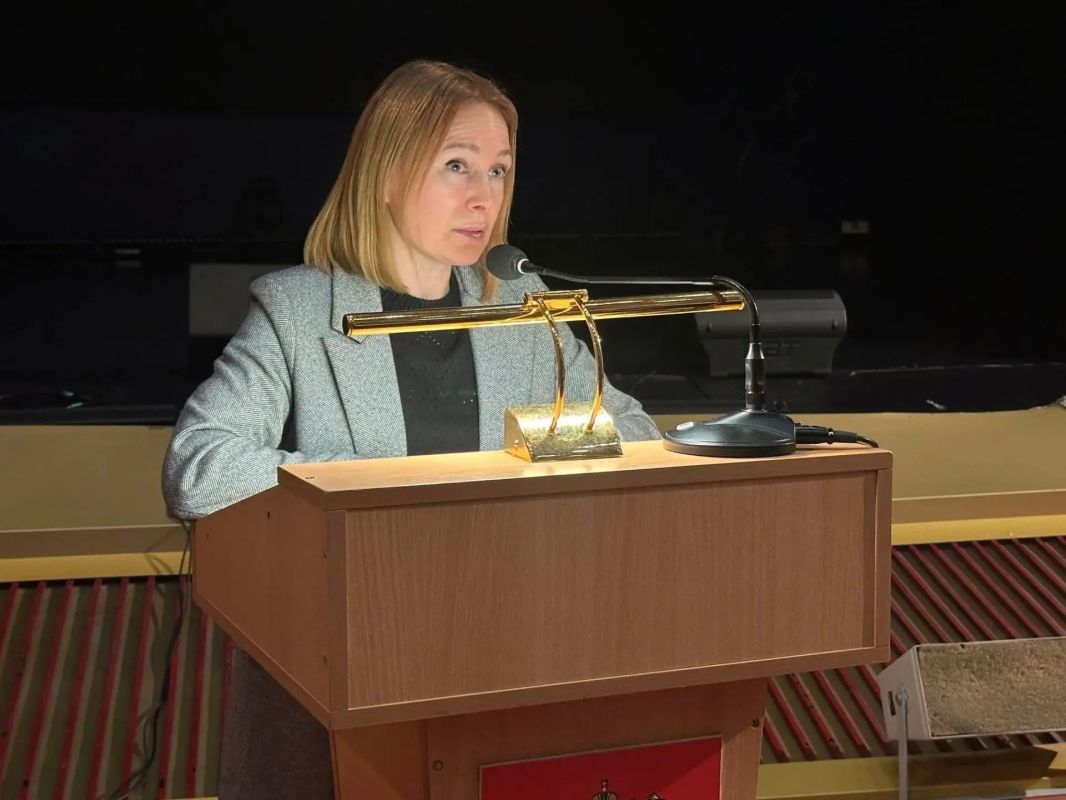 В Губернаторском Дворце имени Гагарина прошло стратегическое совещание по развитию образовательной отрасли региона В Губернаторском Дворце имени Гагарина прошло стратегическое совещание по развитию образовательной отрасли региона