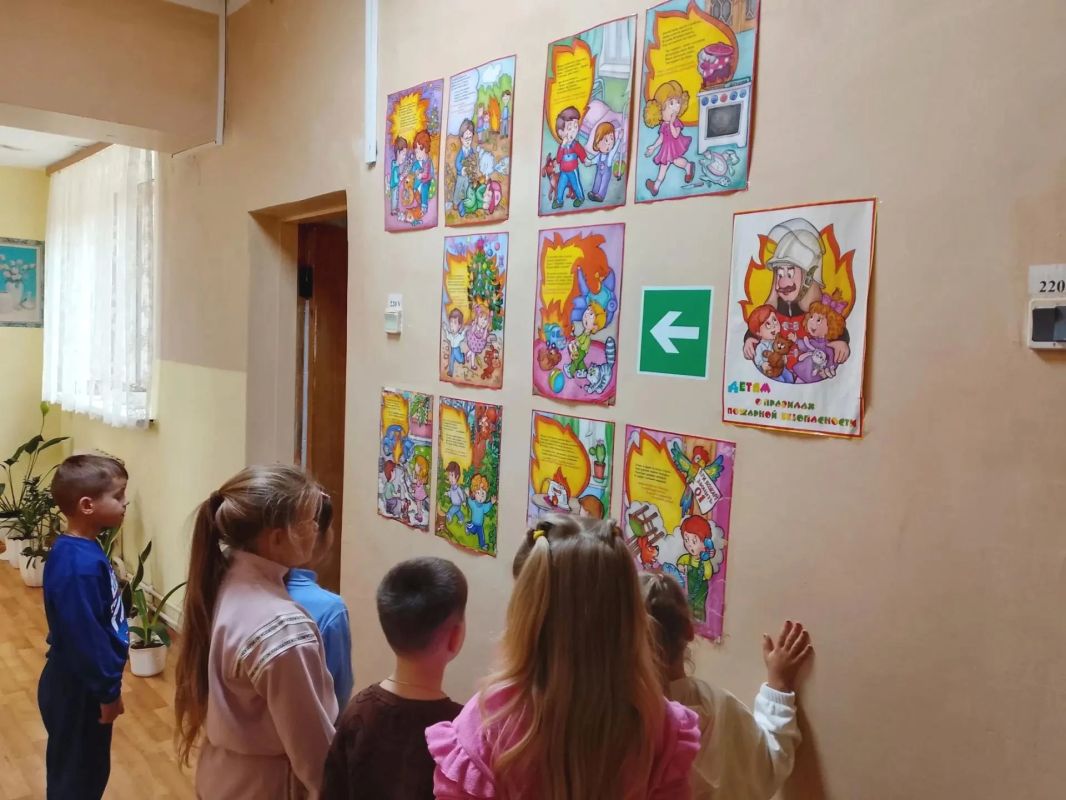 Не просто творчество: в «Палитре чудес» изучили правила пожарной безопасности Не просто творчество: в «Палитре чудес» изучили правила пожарной безопасности