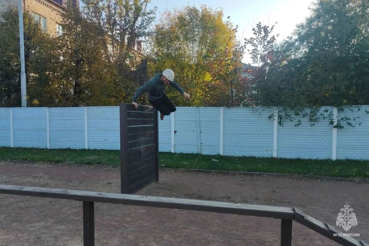 В Клинцовской кадетской школе продолжаются тренировки по пожарноспасательному спорту В Клинцовской кадетской школе продолжаются тренировки по пожарноспасательному спорту