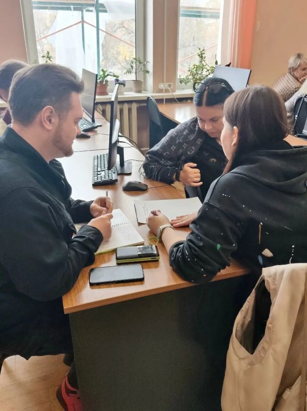 КУРСЫ ПОВЫШЕНИЯ КВАЛИФИКАЦИИ ПО ПРОГРАММЕ «РЕЖИССУРА ТЕАТРАЛИЗОВАННЫХ ПРЕДСТАВЛЕНИЙ И ПРАЗДНИКОВ» ДЛЯ СПЕЦИАЛИСТОВ СФЕРЫ КУЛЬТУРЫ И ОБРАЗОВАНИЯ КУРСЫ ПОВЫШЕНИЯ КВАЛИФИКАЦИИ ПО ПРОГРАММЕ «РЕЖИССУРА ТЕАТРАЛИЗОВАННЫХ ПРЕДСТАВЛЕНИЙ И ПРАЗДНИКОВ» ДЛЯ СПЕЦИАЛИСТОВ СФЕРЫ КУЛЬТУРЫ И ОБРАЗОВАНИЯ
