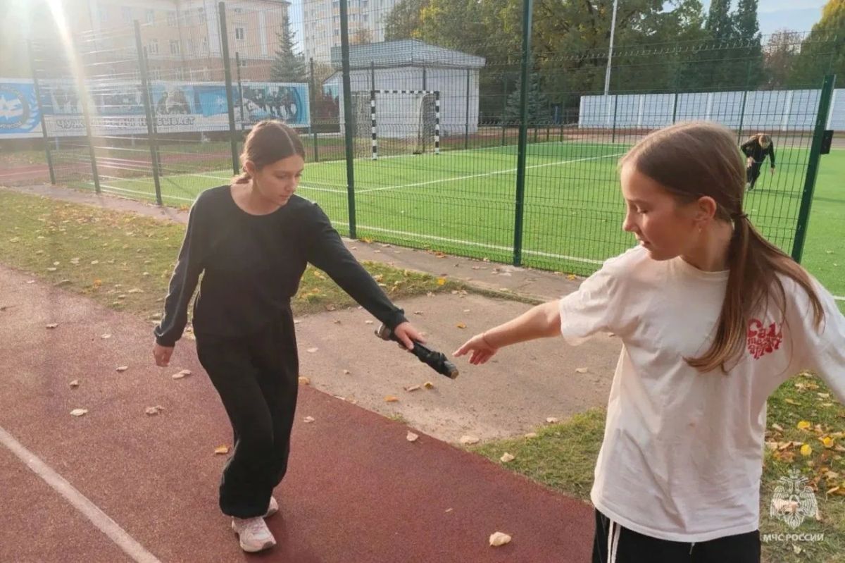В Клинцовской кадетской школе продолжаются тренировки по пожарноспасательному спорту В Клинцовской кадетской школе продолжаются тренировки по пожарноспасательному спорту