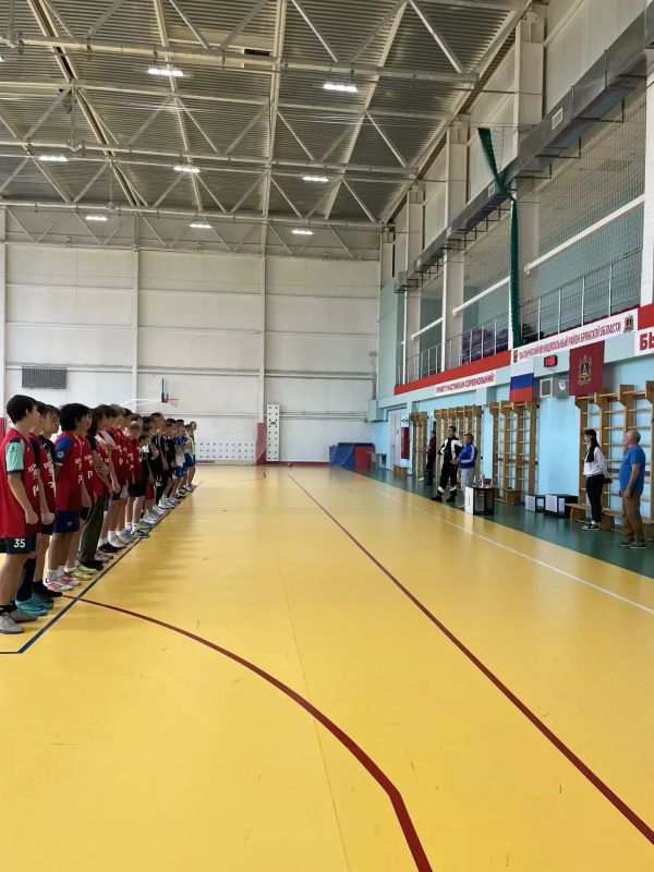 В рамках районной Спартакиады школьных спортивных лиг Выгоничского района 16 октября в зале МАУ ФОК "Юность" прошли соревнования по мини-футболу среди школьников В рамках районной Спартакиады школьных спортивных лиг Выгоничского района 16 октября в зале МАУ ФОК "Юность" прошли соревнования по мини-футболу среди школьников