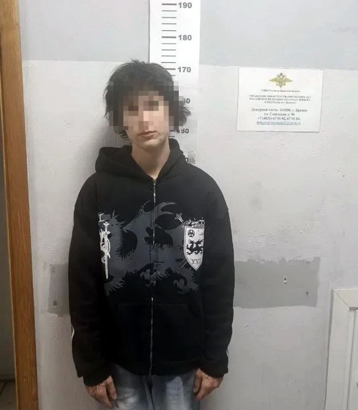 В Брянске полицией задержаны двое наркокурьеров В Брянске полицией задержаны двое наркокурьеров