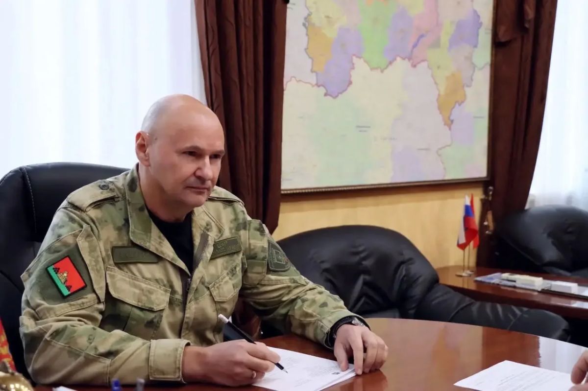 Председатель Брянской областной Думы Валентин Суббот провёл рабочую встречу с директором Центра специального назначения «Защита» Брянской области» Владимиром Редько Председатель Брянской областной Думы Валентин Суббот провёл рабочую встречу с директором Центра специального назначения «Защита» Брянской области» Владимиром Редько