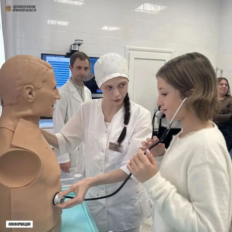 День открытых дверей состоялся в медицинском техникуме имени ак. Н. М. Амосова День открытых дверей состоялся в медицинском техникуме имени ак. Н. М. Амосова