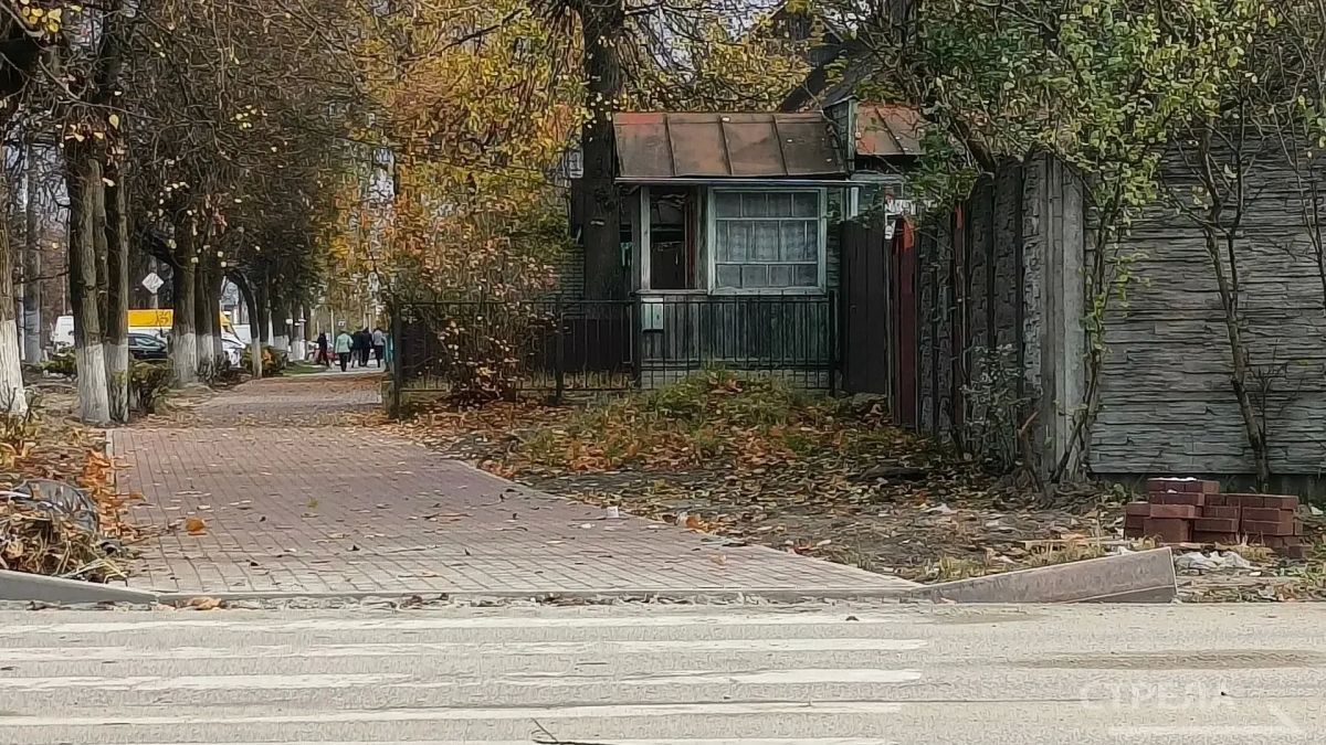 В Бежицком районе Брянска обустраивают тротуары по улице Ульянова В Бежицком районе Брянска обустраивают тротуары по улице Ульянова