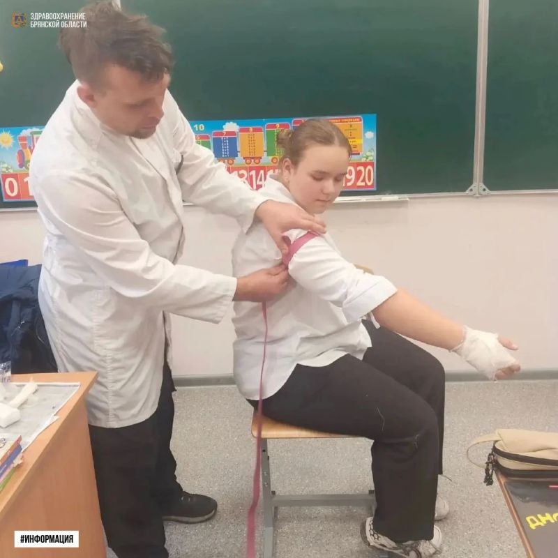 В Навлинском районе школьникам показали, как оказывать первую помощь В Навлинском районе школьникам показали, как оказывать первую помощь