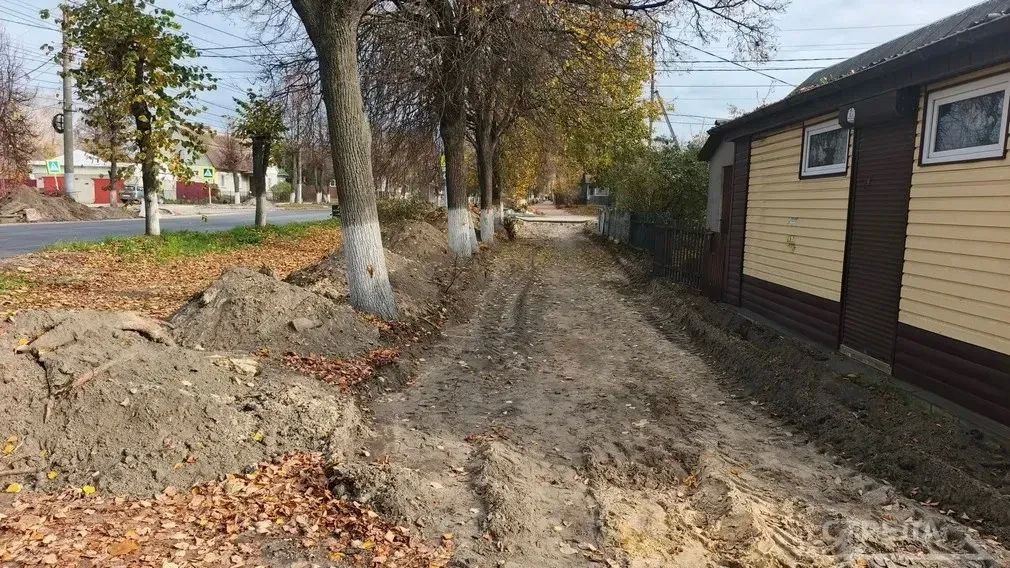 В Бежицком районе Брянска обустраивают тротуары по улице Ульянова В Бежицком районе Брянска обустраивают тротуары по улице Ульянова
