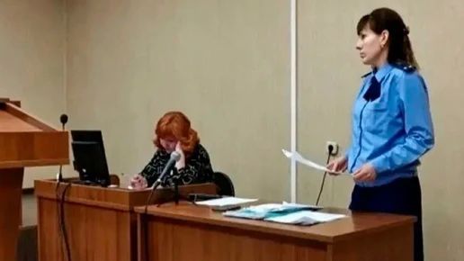 Лишился на работе обеих рук: Брянский суд удовлетворил иск пострадавшего кровельщика