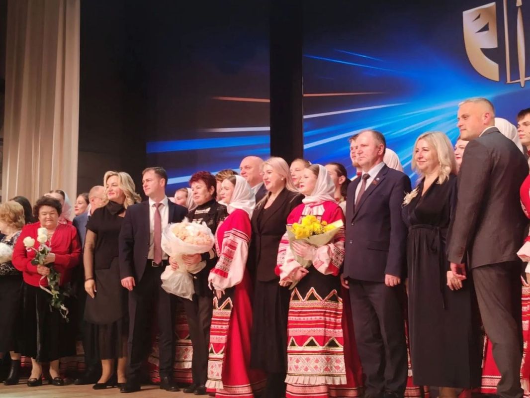 Инна Мухина: Отметили 65 летие отделению социально-культурной деятельности и заочного обучения Брянского областного колледжа искусств Инна Мухина: Отметили 65 летие отделению социально-культурной деятельности и заочного обучения Брянского областного колледжа искусств
