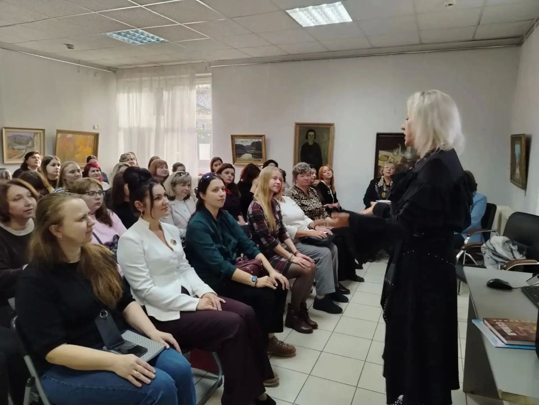 СЕМИНАР-ПРАКТИКУМ «ОСНОВЫ ПСИХОЛОГИЧЕСКОЙ ПОМОЩИ ДЕТЯМ: ЗАДАЧИ И ПРОБЛЕМЫ» СЕМИНАР-ПРАКТИКУМ «ОСНОВЫ ПСИХОЛОГИЧЕСКОЙ ПОМОЩИ ДЕТЯМ: ЗАДАЧИ И ПРОБЛЕМЫ»