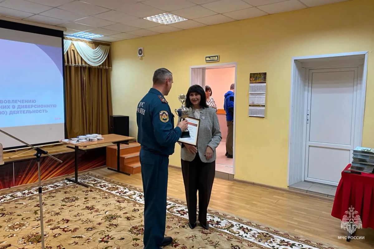 Национальный центр помощи объединил педагогов, ветеранов и молодёжь Брянской области ради общей безопасности Национальный центр помощи объединил педагогов, ветеранов и молодёжь Брянской области ради общей безопасности