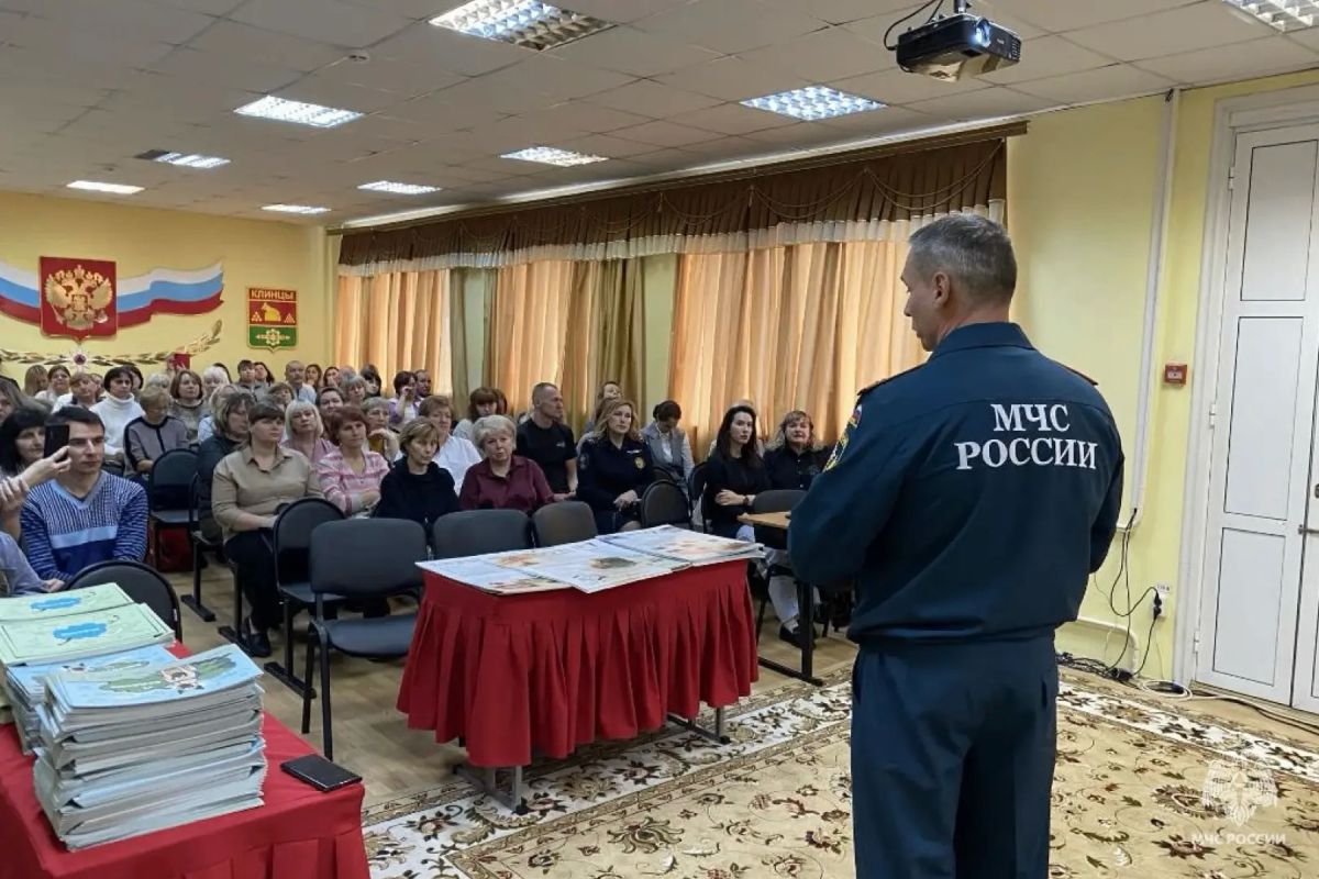 Национальный центр помощи объединил педагогов, ветеранов и молодёжь Брянской области ради общей безопасности Национальный центр помощи объединил педагогов, ветеранов и молодёжь Брянской области ради общей безопасности