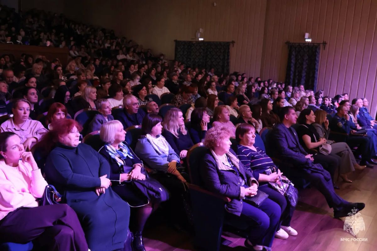 Национальный центр помощи объединил педагогов, ветеранов и молодёжь Брянской области ради общей безопасности