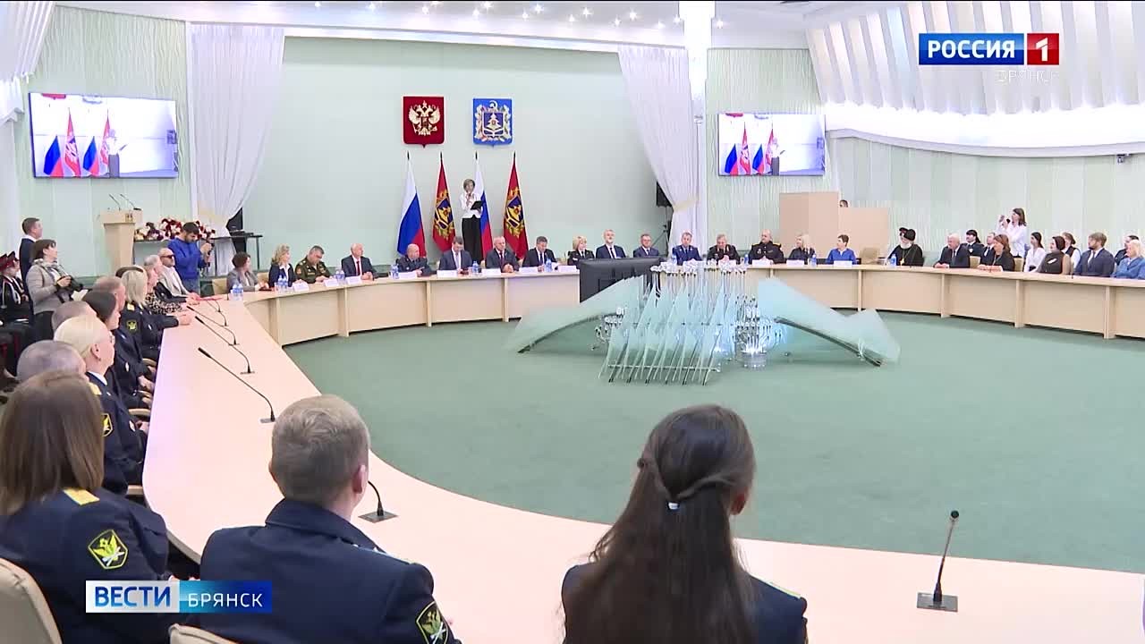 На страже закона и справедливости: брянских судебных приставов наградили за верность долгу