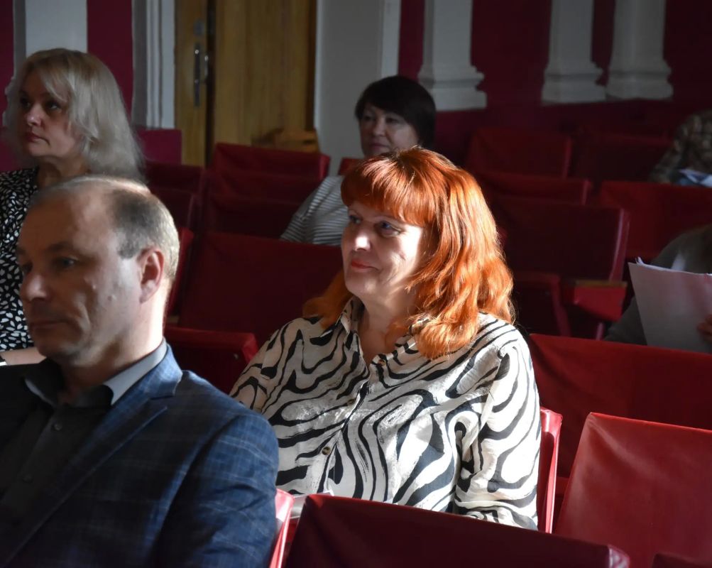 Состоялось 14-е заседание Дятьковского городского Совета народных депутатов пятого созыва Состоялось 14-е заседание Дятьковского городского Совета народных депутатов пятого созыва