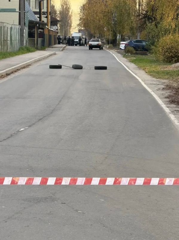 По территории трёх школ и 17 детских садов в Бежицком районе Брянской области ВСУ сбросили взрывчатку, сообщил губернатор Егор Ковальчук По территории трёх школ и 17 детских садов в Бежицком районе Брянской области ВСУ сбросили взрывчатку, сообщил губернатор Егор Ковальчук