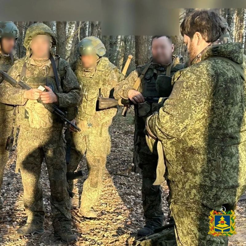 Иерей Константин Васильев побывал в штурмовом подразделении группировки «Север» Иерей Константин Васильев побывал в штурмовом подразделении группировки «Север»