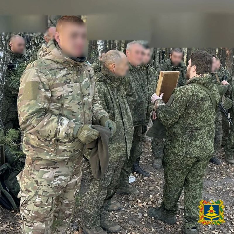 Иерей Константин Васильев побывал в штурмовом подразделении группировки «Север» Иерей Константин Васильев побывал в штурмовом подразделении группировки «Север»